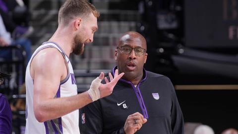 Kubet phát hành Mike Brown của Kings được bình chọn là Huấn luyện viên của năm bởi các đồng nghiệp