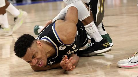 Ku Bucks 'Antetokounmpo ra sân cho Game 2 vs. Heat với chấn thương lưng