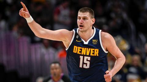 Kubet Nikola Jokić 'hung hăng' ghi 39 bàn, Nuggets vươn lên dẫn trước 2-0 trên Suns