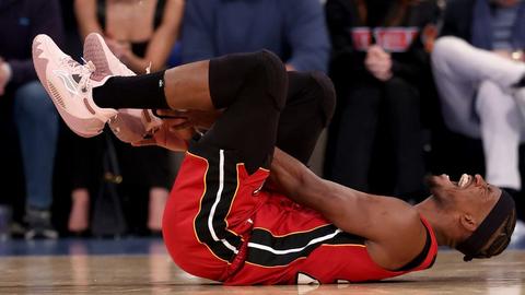 Kubet Jimmy Butler của Heat vắng mặt trong ván 2 gặp Knicks do chấn thương mắt cá chân