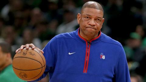 Ku Philadelphia 76ers sa thải huấn luyện viên trưởng Doc Rivers