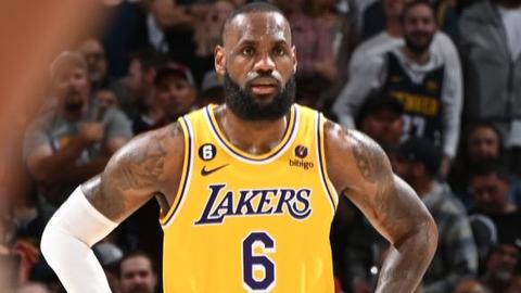 Kubet Khoảnh khắc hiếm hoi của Shaqtin: LeBron lóng ngóng đi bóng rộng mở
