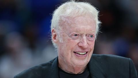 Kubet phát hành Phil Knight nói rằng anh vẫn muốn mua Trail Blazers, vẫn chờ đợi đội có mặt